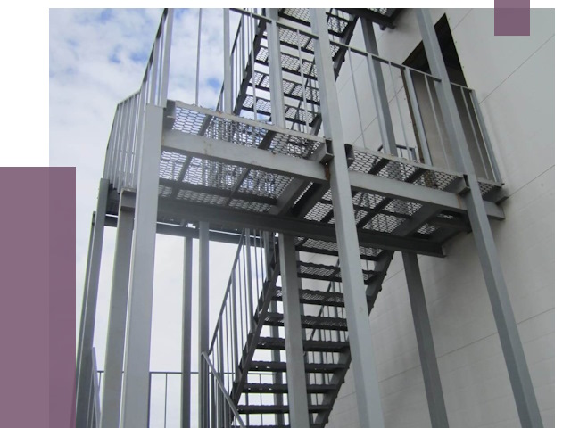 Монтаж пожарных лестниц в Соколе от 7918 руб.