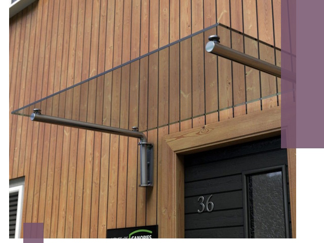 Стеклянные козырьки на входы и фасады в Соколе