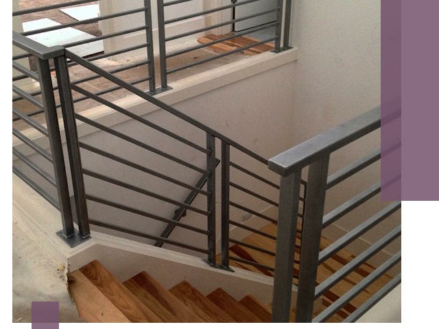 Изготовление поручней из металла и дерева в Соколе